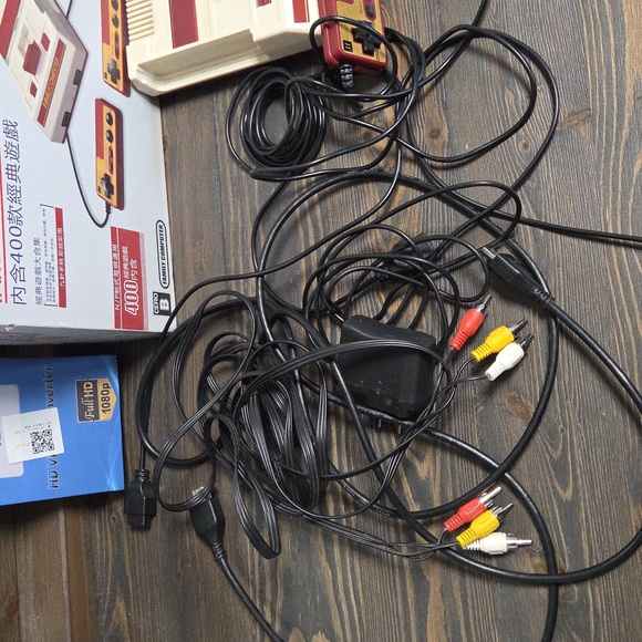 Retro Family Computer Console with Controllers Nintendo mini clone - Picture 3 of 8